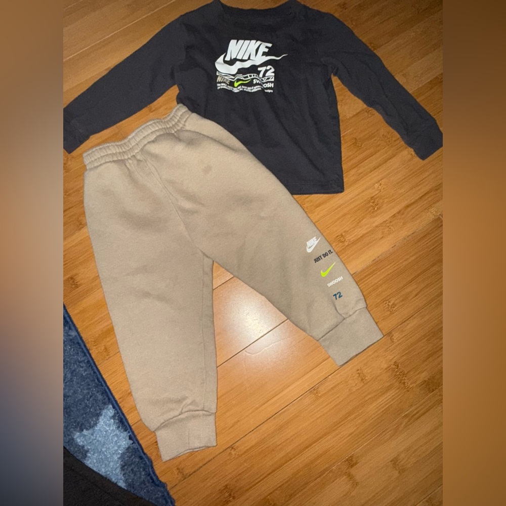 Nike Tan Sweatpants Relaxed Fit Joggers